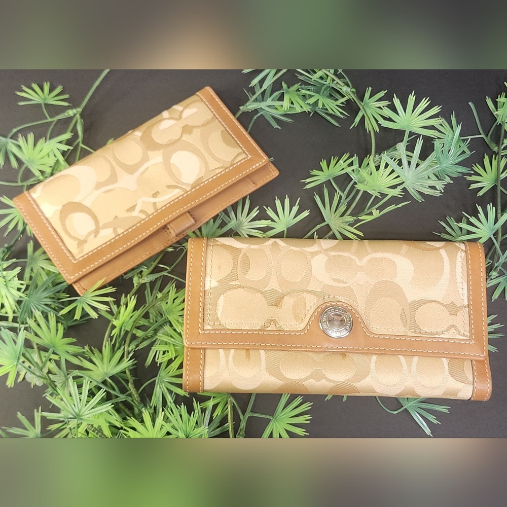 Coach - Faux Leather Wallet